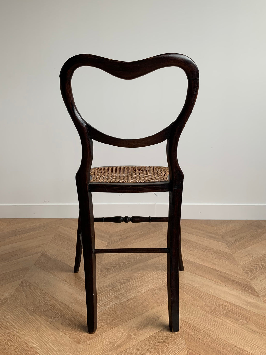 Chaise anglaise 1900 dossier coeur