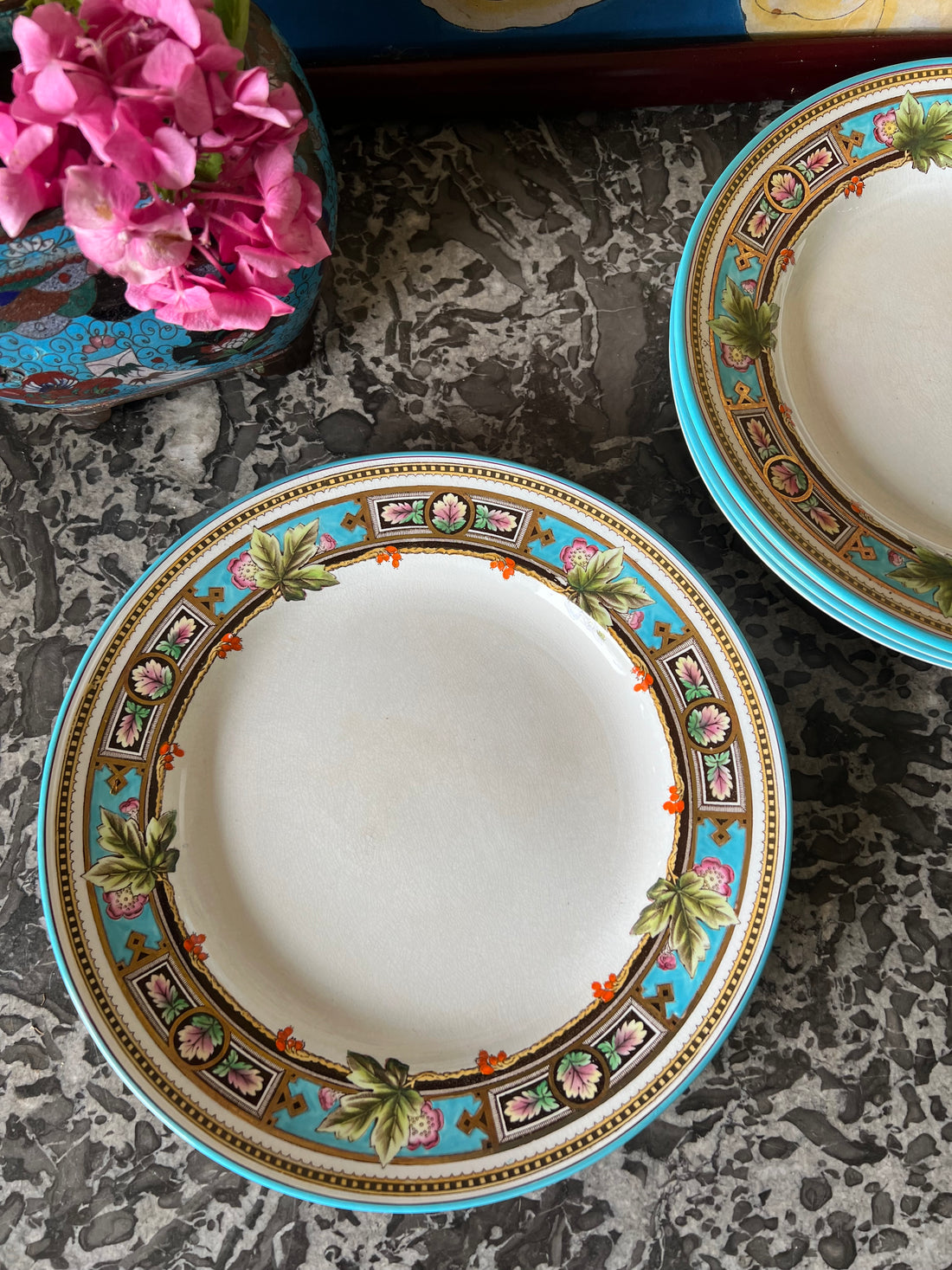 Quatre assiettes Wedgwood Argyle fin XIXème