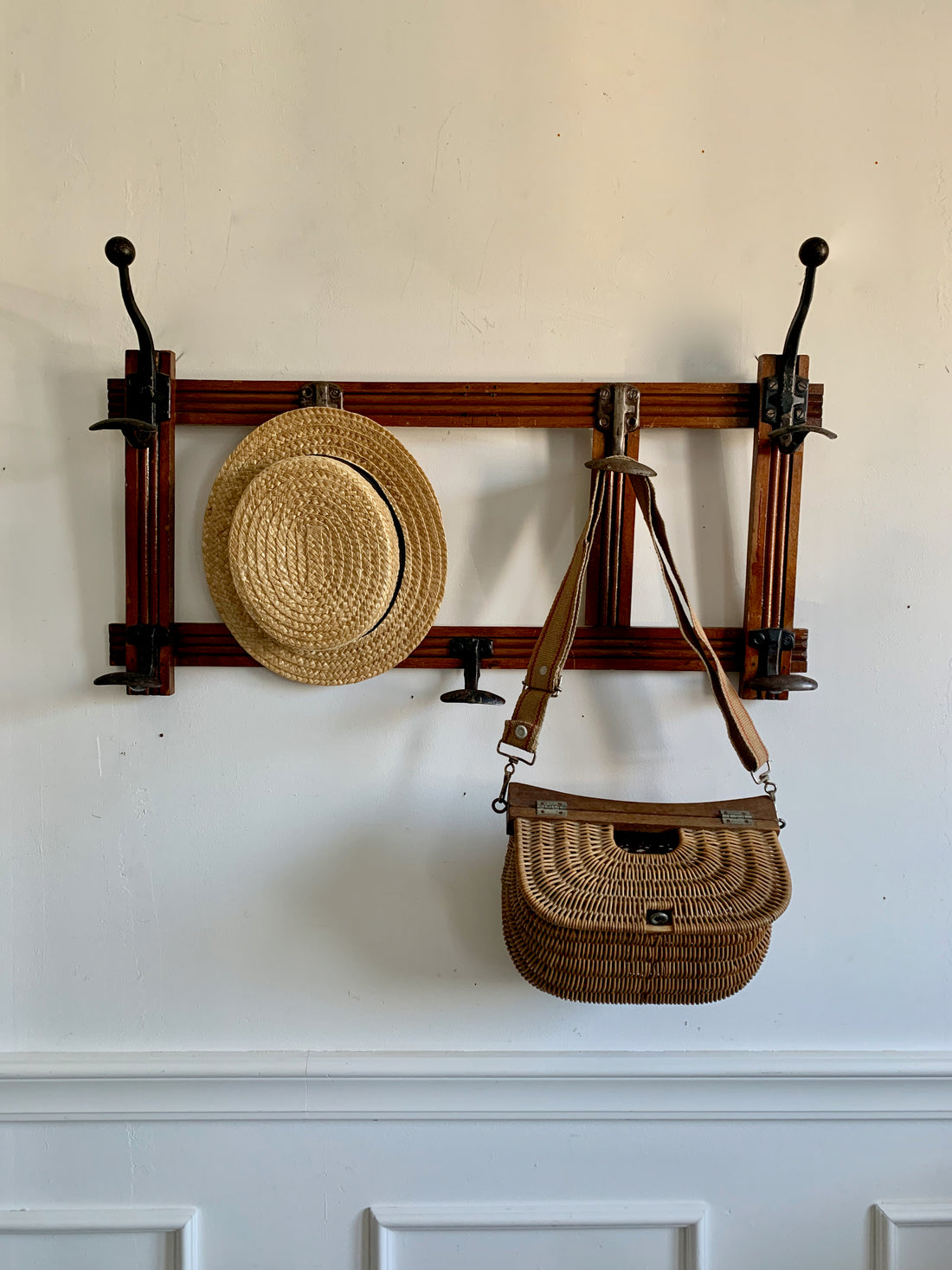 Porte-manteau mural 1940