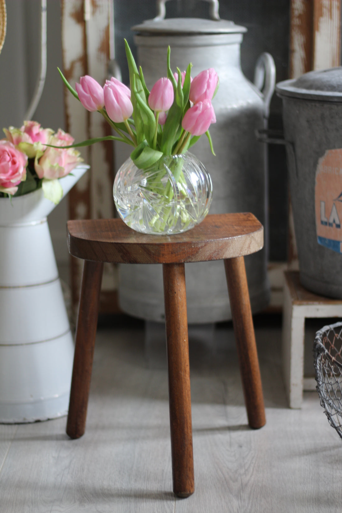 Tabouret tripode ancien