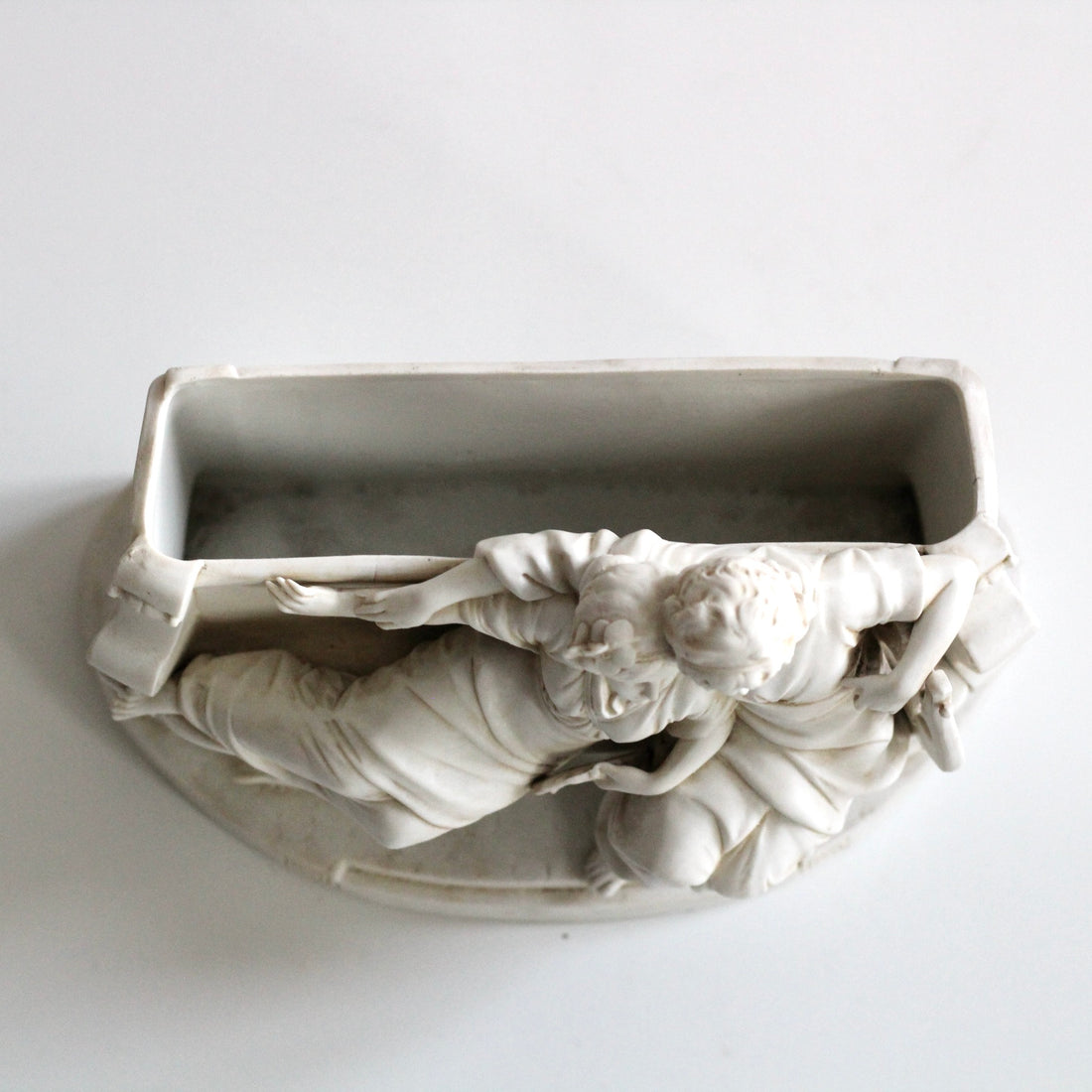 Jardinière en biscuit 1910