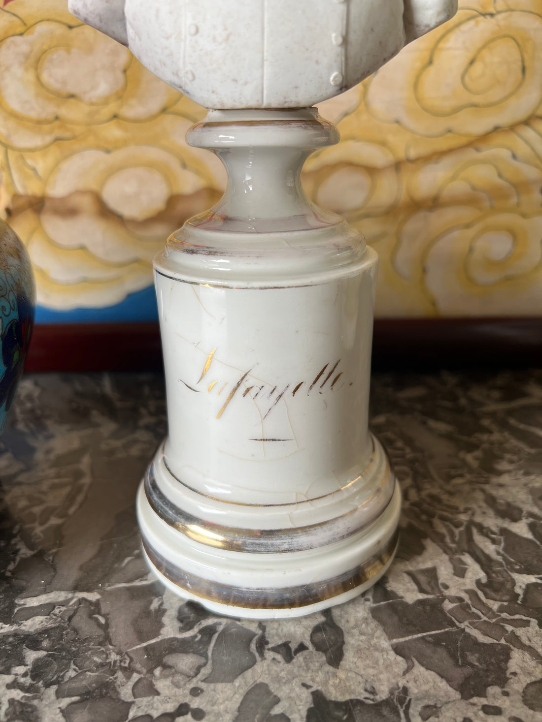 Buste en biscuit du Marquis de Lafayette