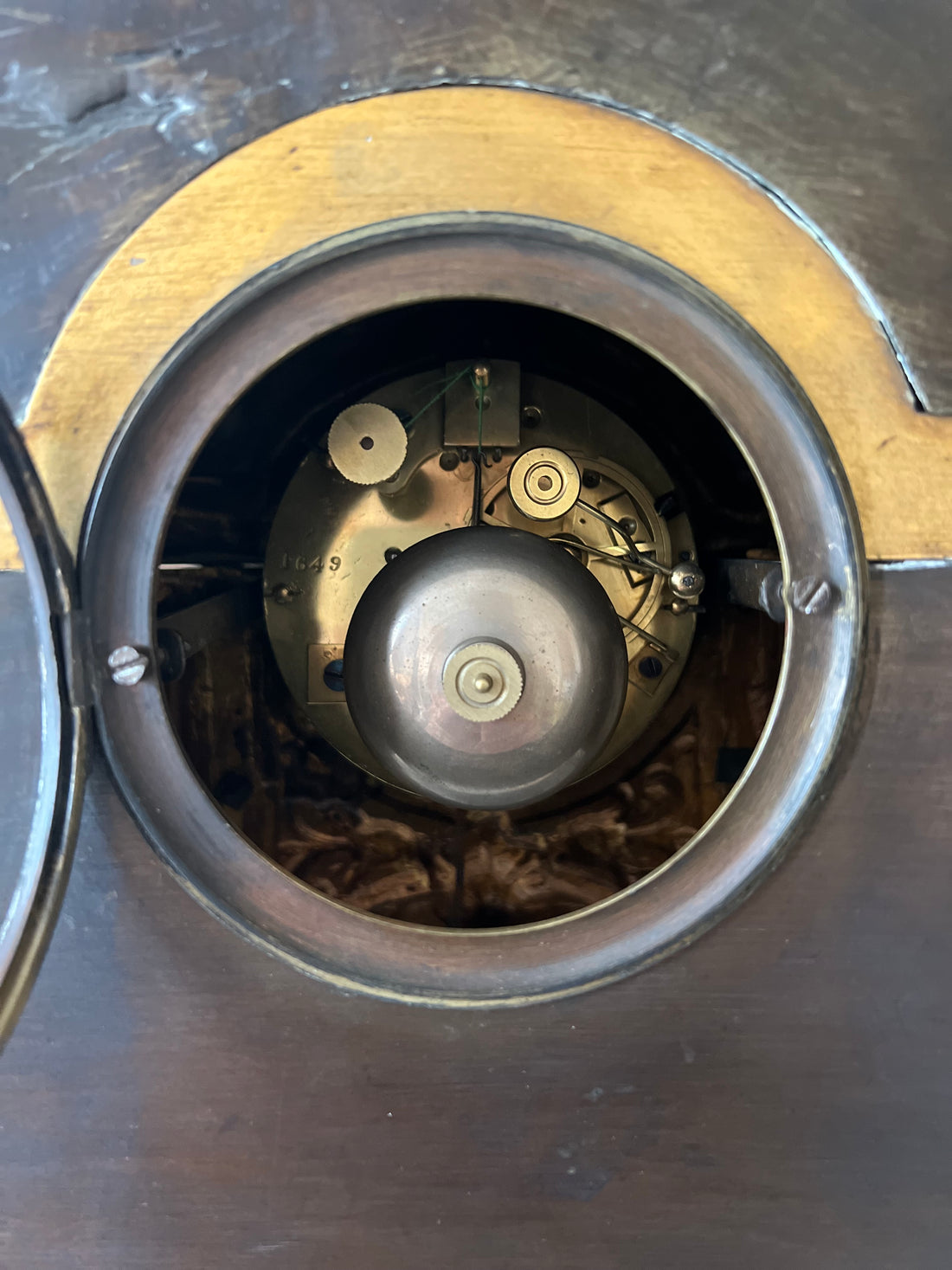 Pendule romantique en bronze - France - 1830