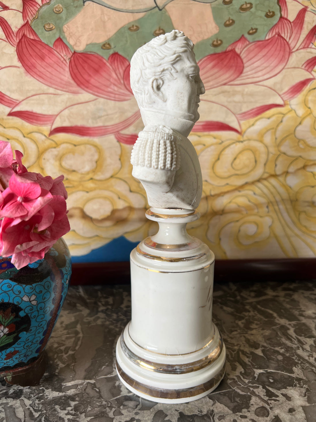 Buste en biscuit du Marquis de Lafayette