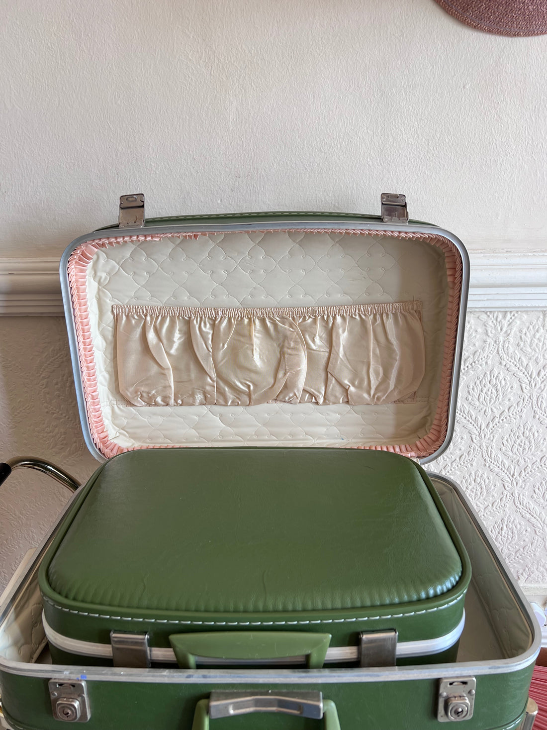 Ensemble de voyage anglais gigogne 1960
