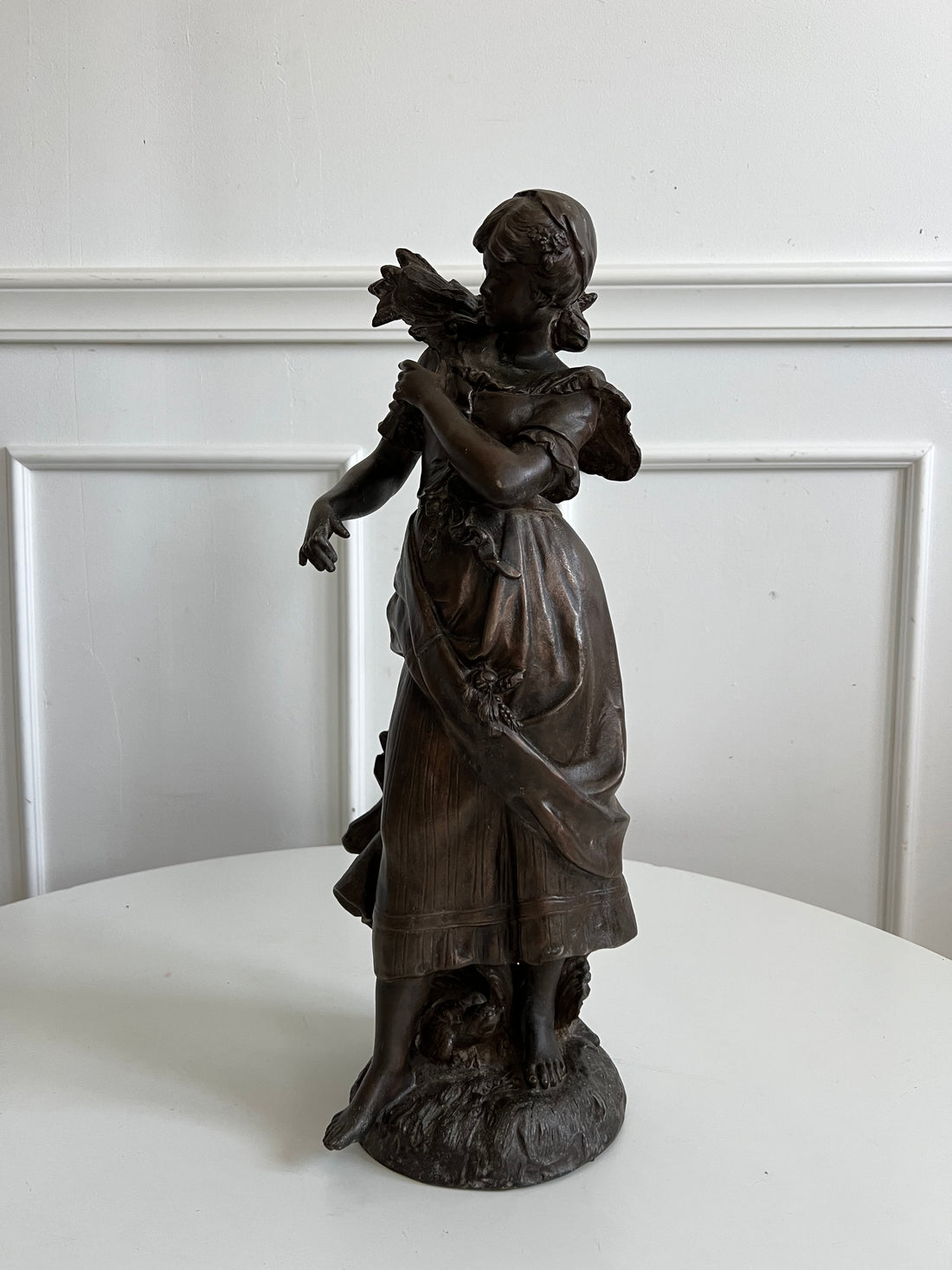 Auguste Moreau - Jeune femme à l'oiseau