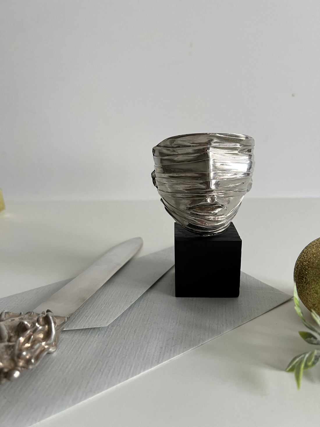 Sculpture Igor Mitoraj pour Christofle 1977 "Visage bandé"