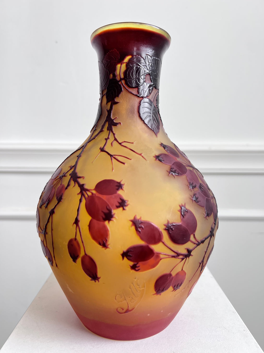 Vase Gallé à l'églantier – La Petite Brocante Vase Gallé à l'églantier – La Petite Brocante