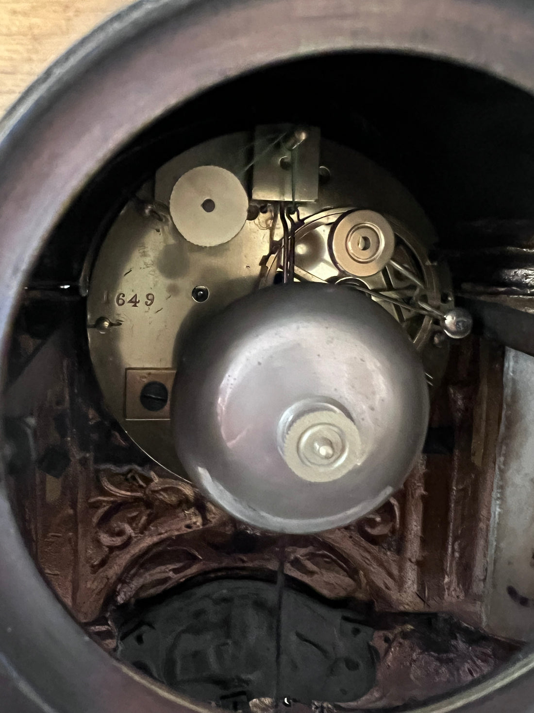 Pendule romantique en bronze - France - 1830