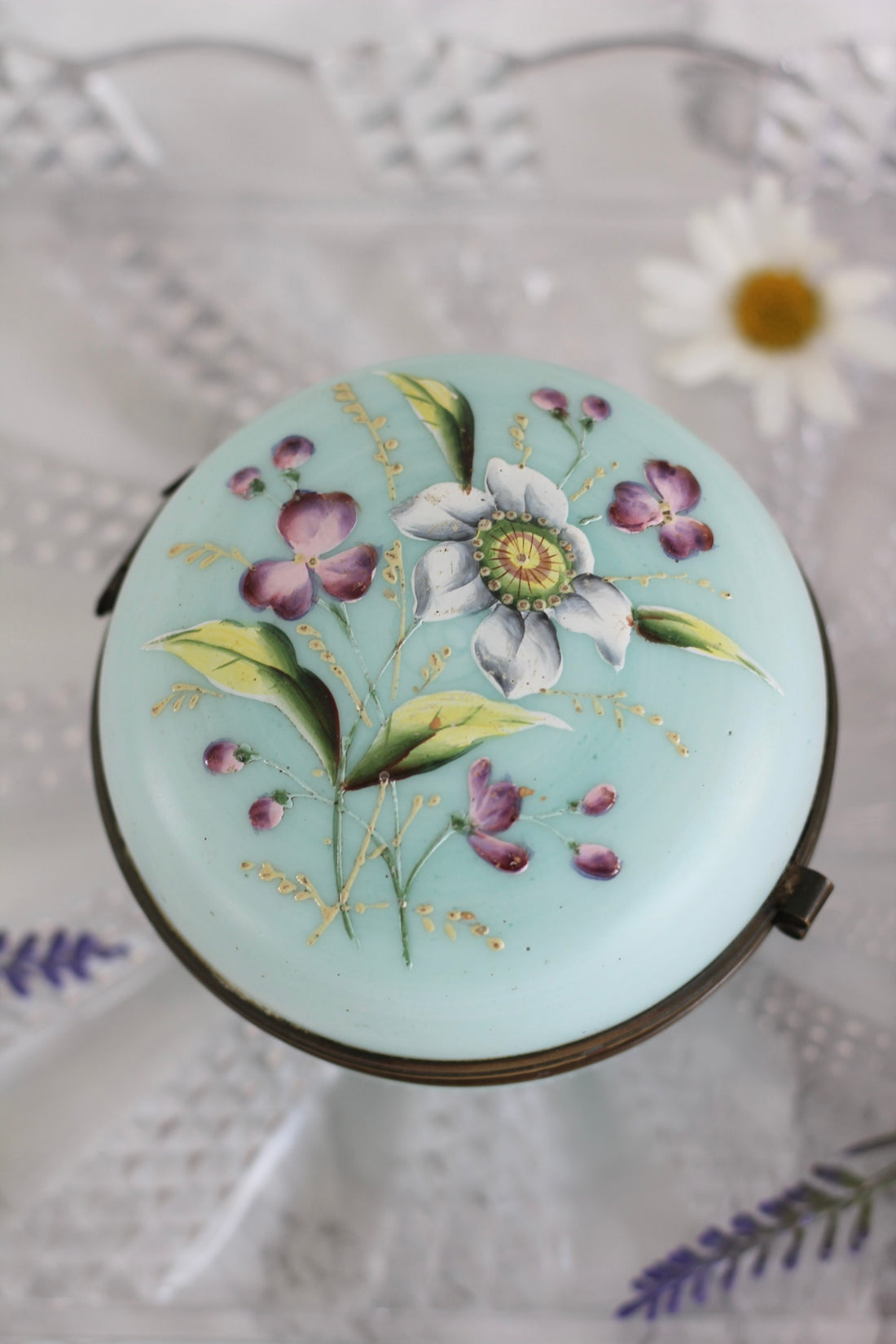 Boîte de toilette en opaline peinte à la main, vers 1900