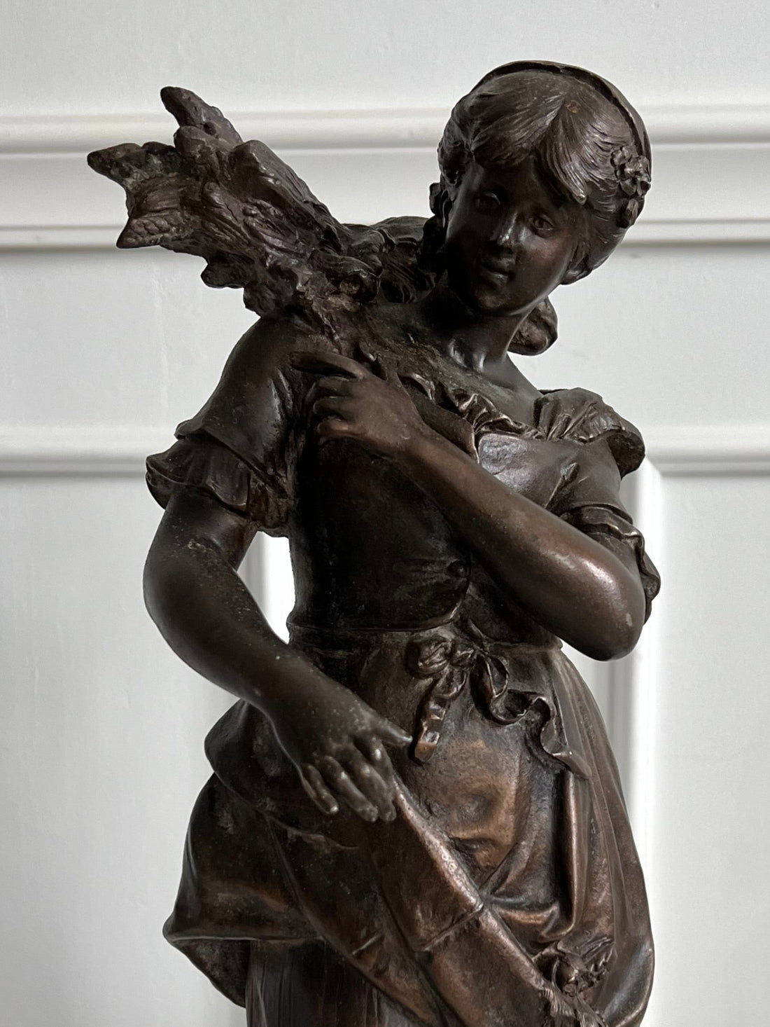 Auguste Moreau - Jeune femme à l'oiseau