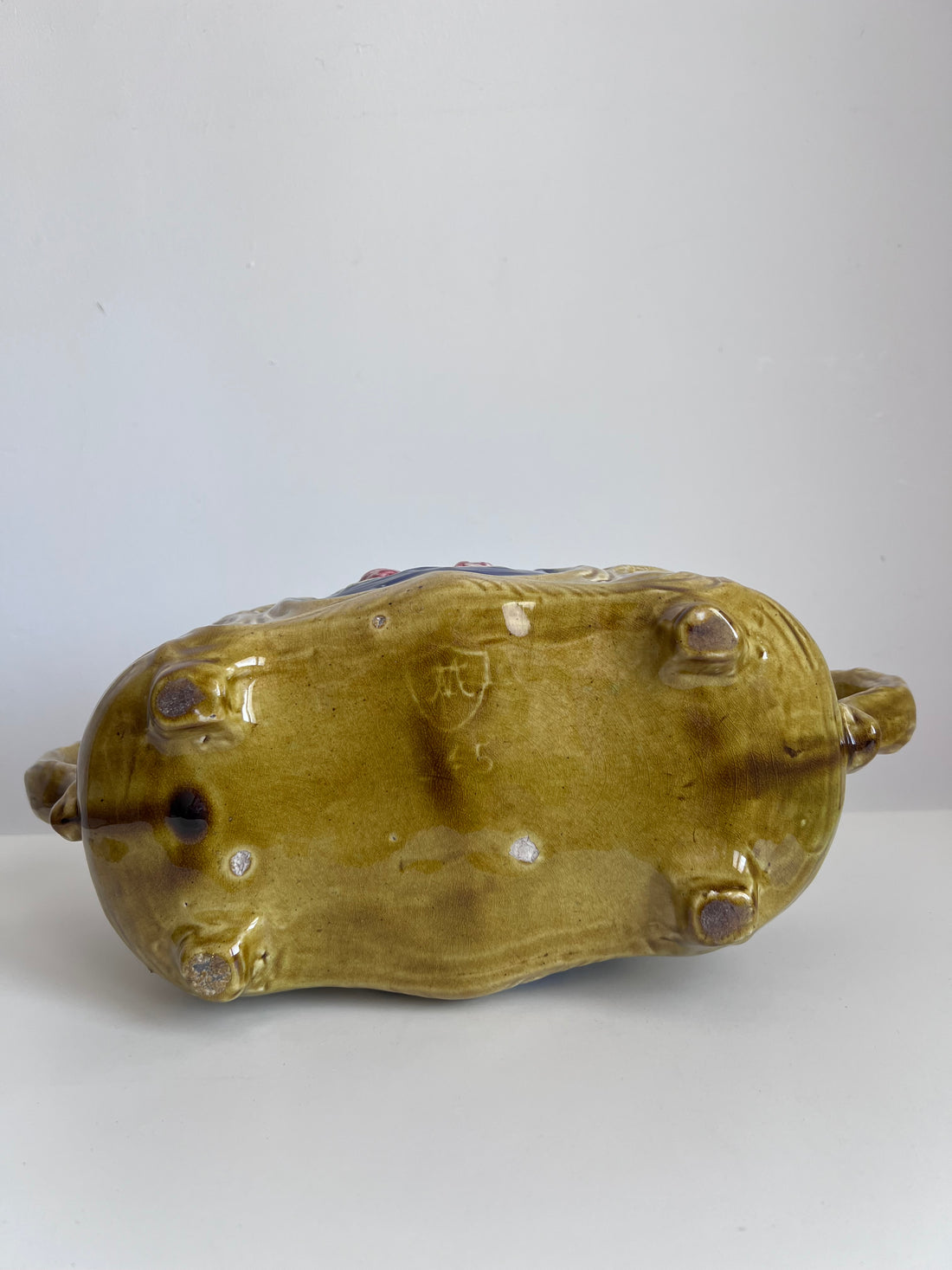 Grande jardinière Art Nouveau en barbotine aux roses 1890-1900