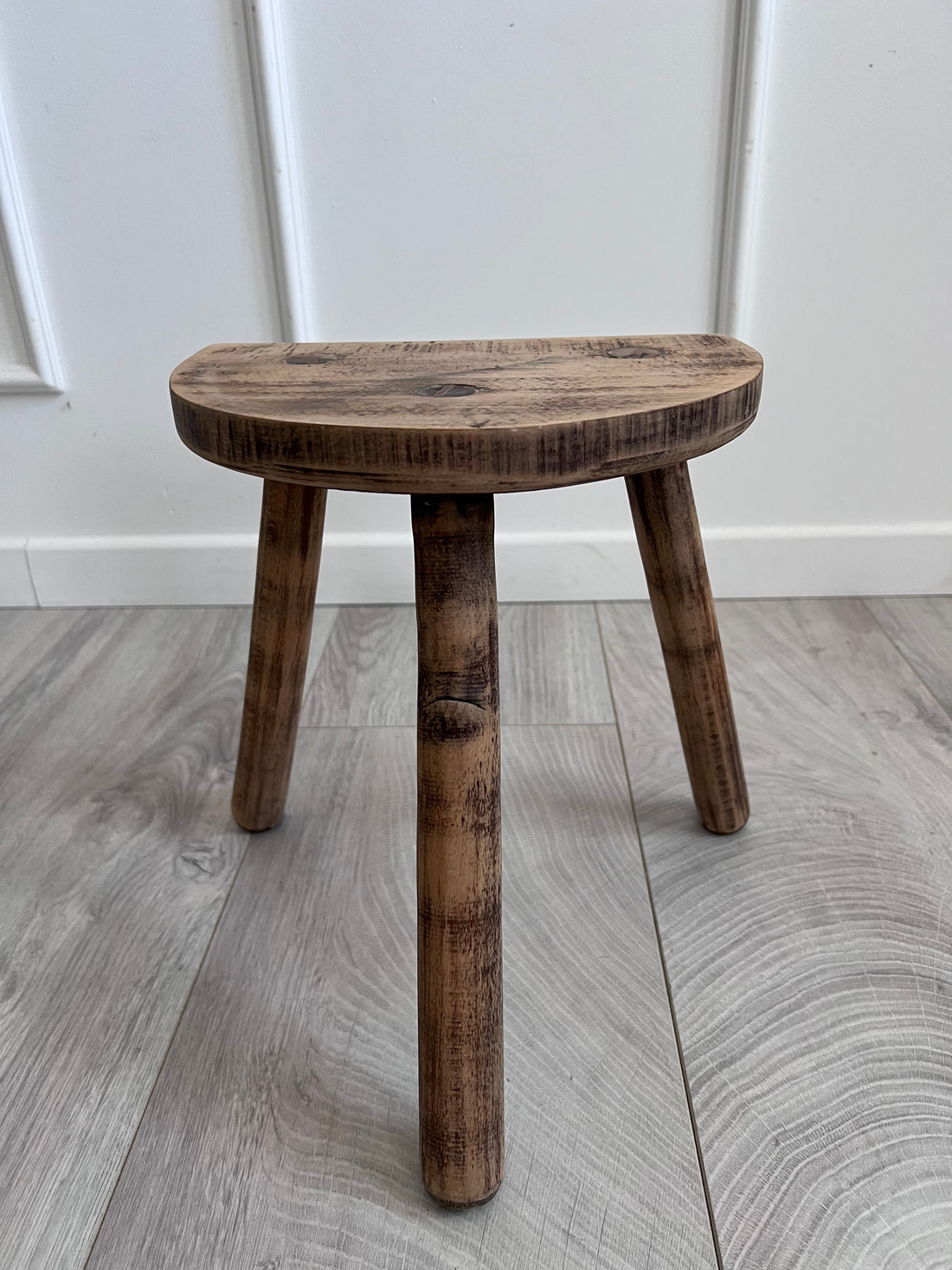 Tabouret ancien tripode