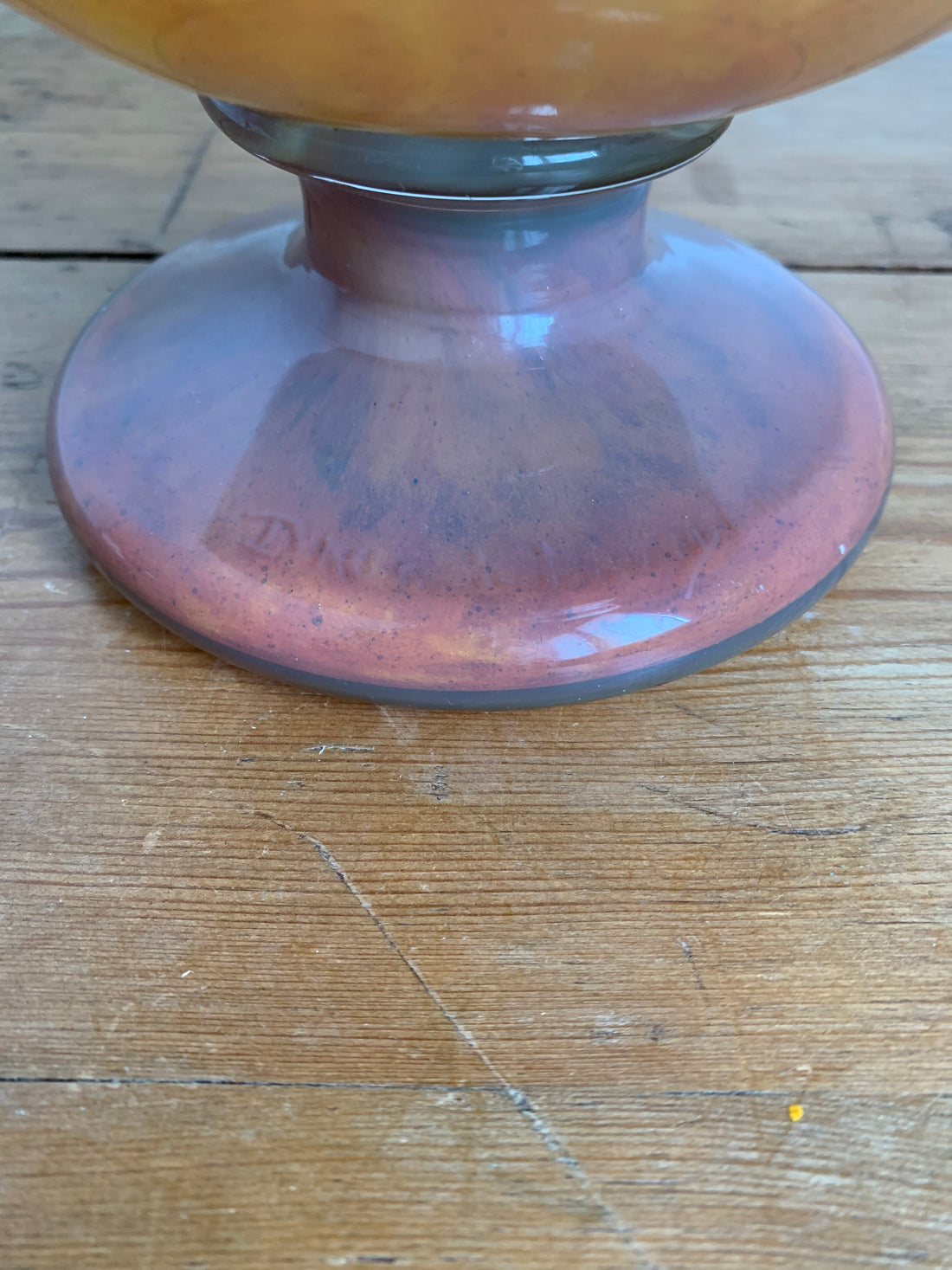 Vase Daum aux paillons d'or