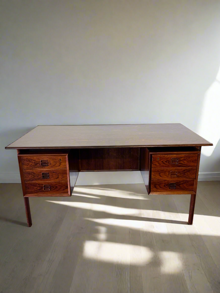 Bureau Arne Vodder en palissandre de Rio 1960