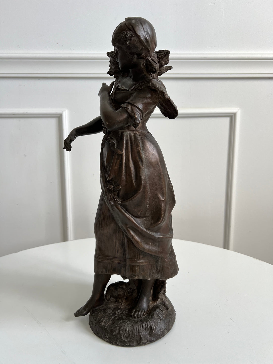 Auguste Moreau - Jeune femme à l'oiseau