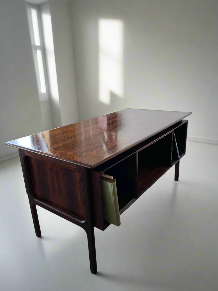 Bureau Arne Vodder en palissandre de Rio 1960