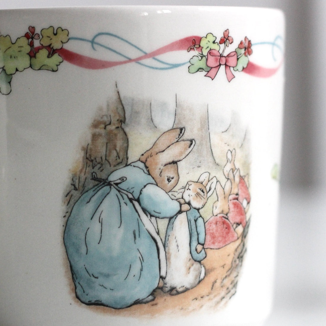 Coffret tasse et tirelire Peter Rabbit par Wedgwood