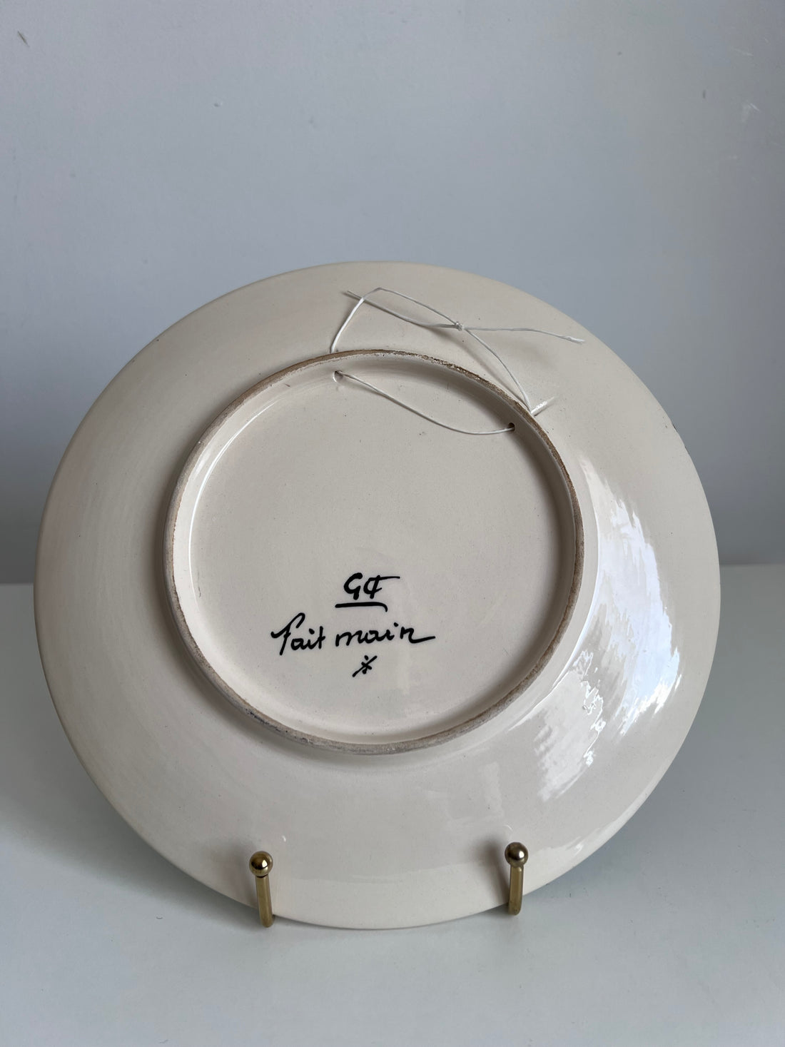 Assiette de collection Desvres, peinte à la main par Gabriel Fourmaintraux - 1958