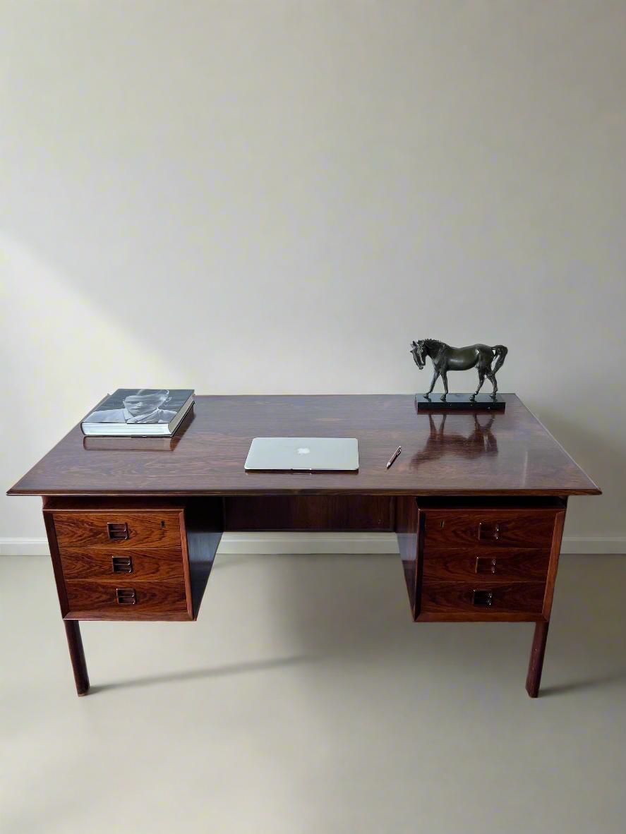Bureau Arne Vodder en palissandre de Rio 1960