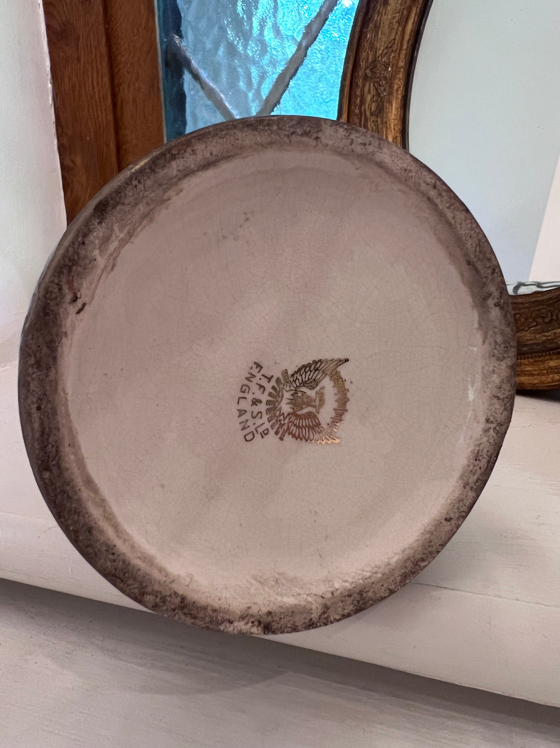 Grand pichet Falcon Ware Art Déco - décor floral, rehauts émaillés et dorés- Angleterre, vers 1930