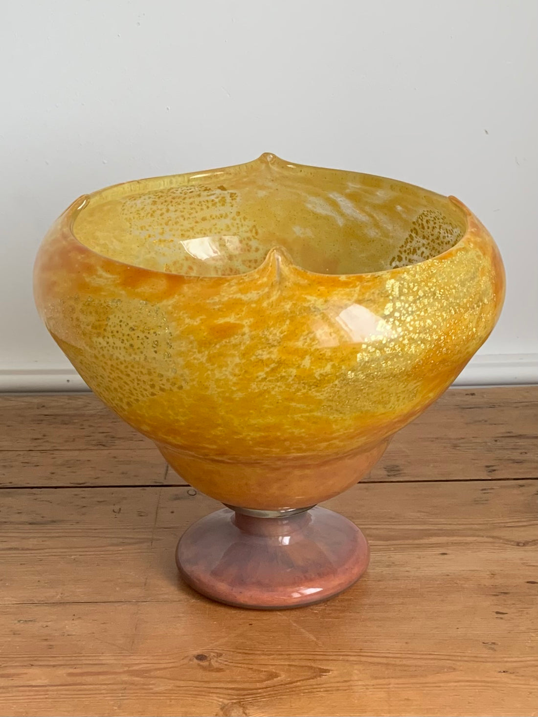 Vase Daum aux paillons d'or