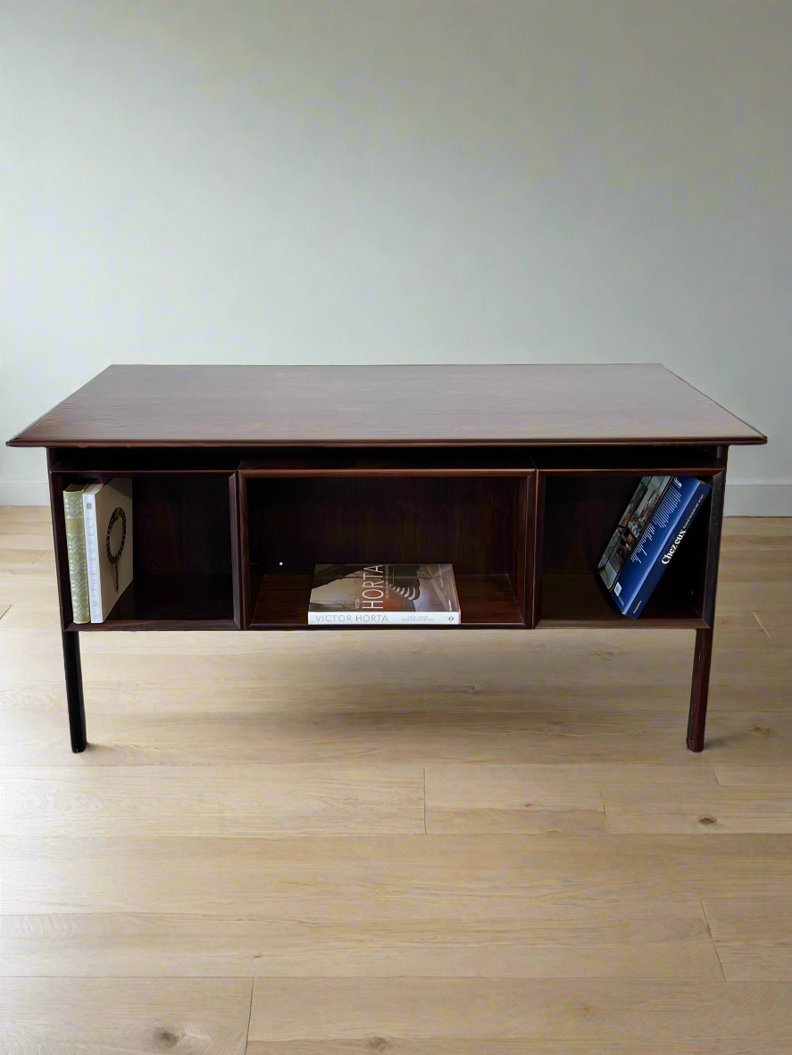 Bureau Arne Vodder en palissandre de Rio 1960