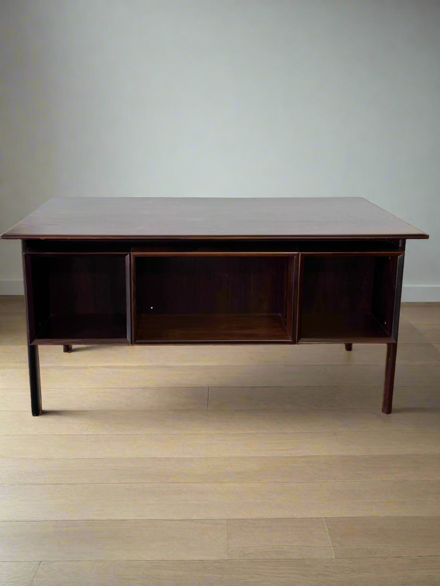 Bureau Arne Vodder en palissandre de Rio 1960