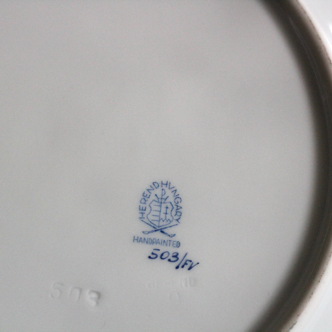 Suite de 6 assiettes plates en porcelaine Herend