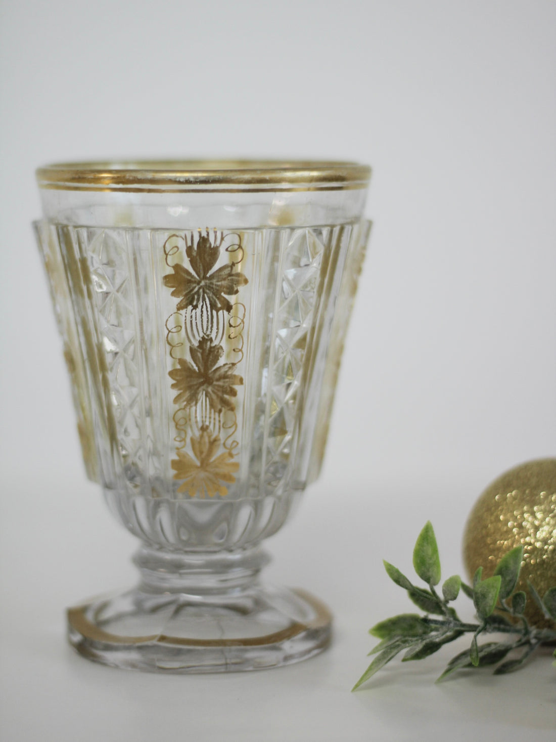 Vase doré Empire début XIXème