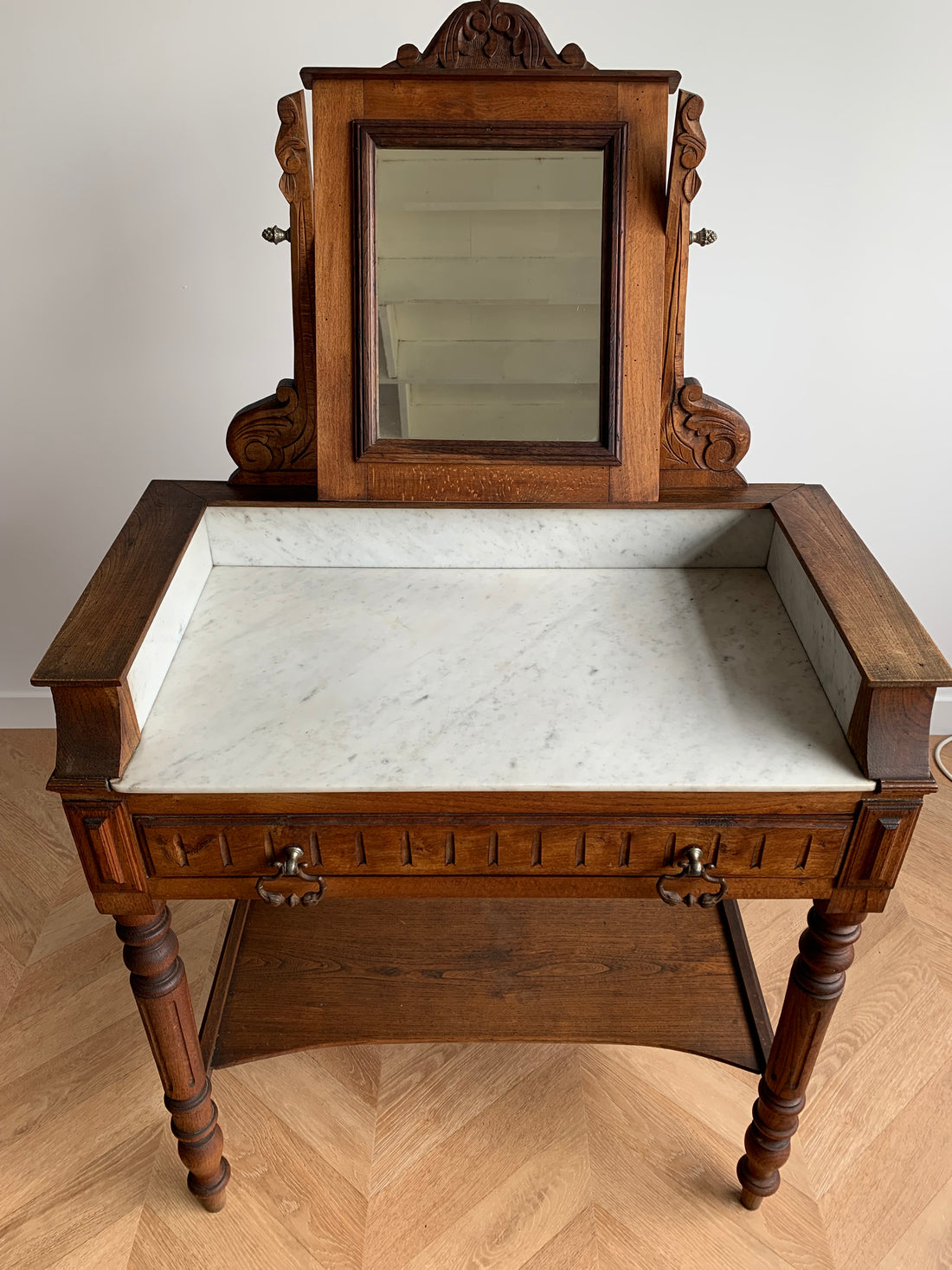 Meuble de toilette 1900 avec miroir