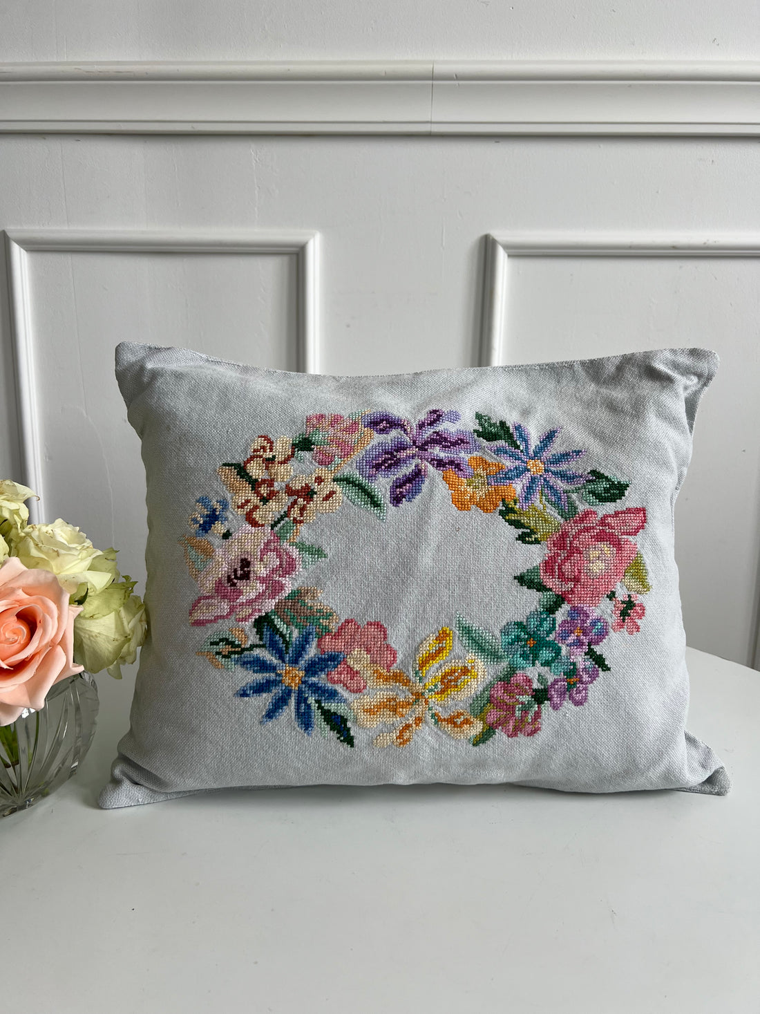 Coussin anglais brodé