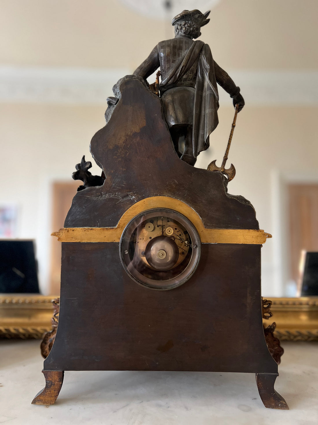 Pendule romantique en bronze - France - 1830