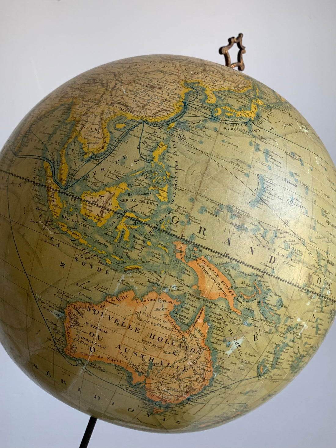 Globe terrestre J. Lebègue XIXème