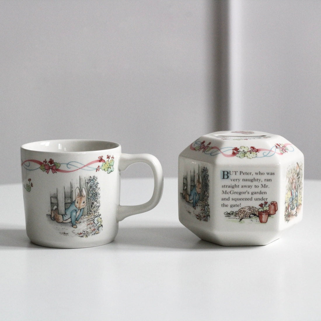 Coffret tasse et tirelire Peter Rabbit par Wedgwood