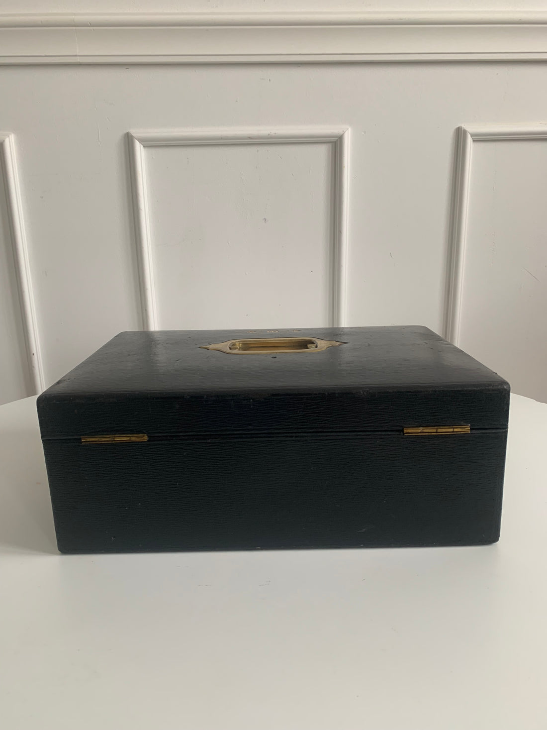 Ancien coffret anglais cuir et laiton