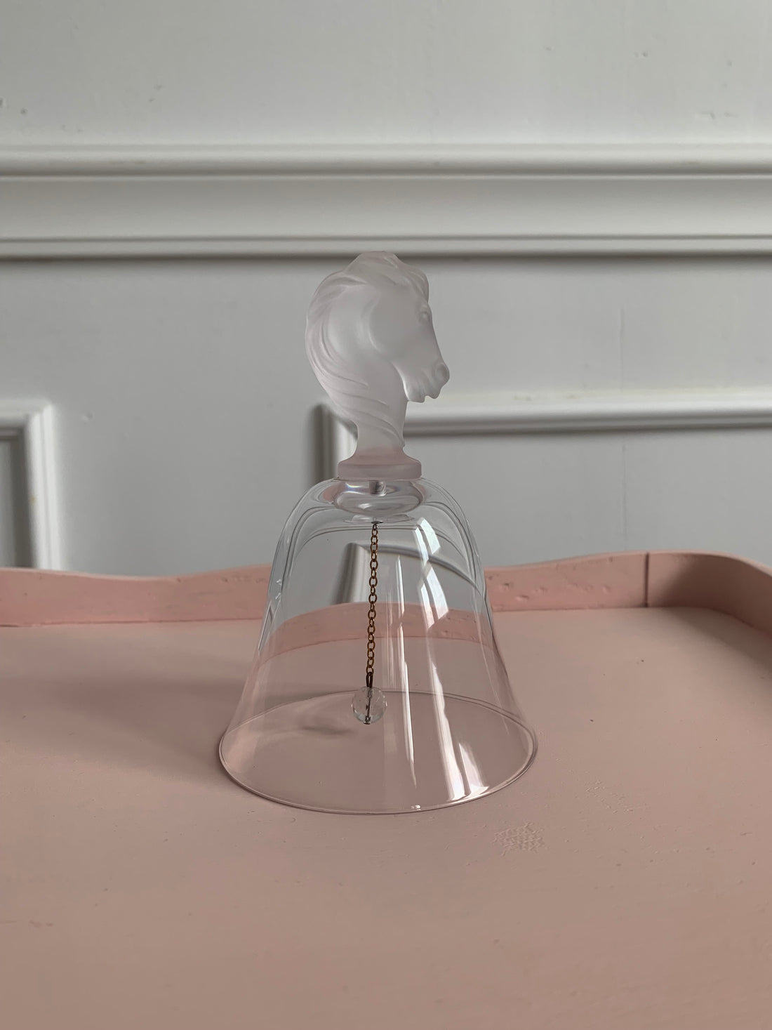Clochette de table au cheval