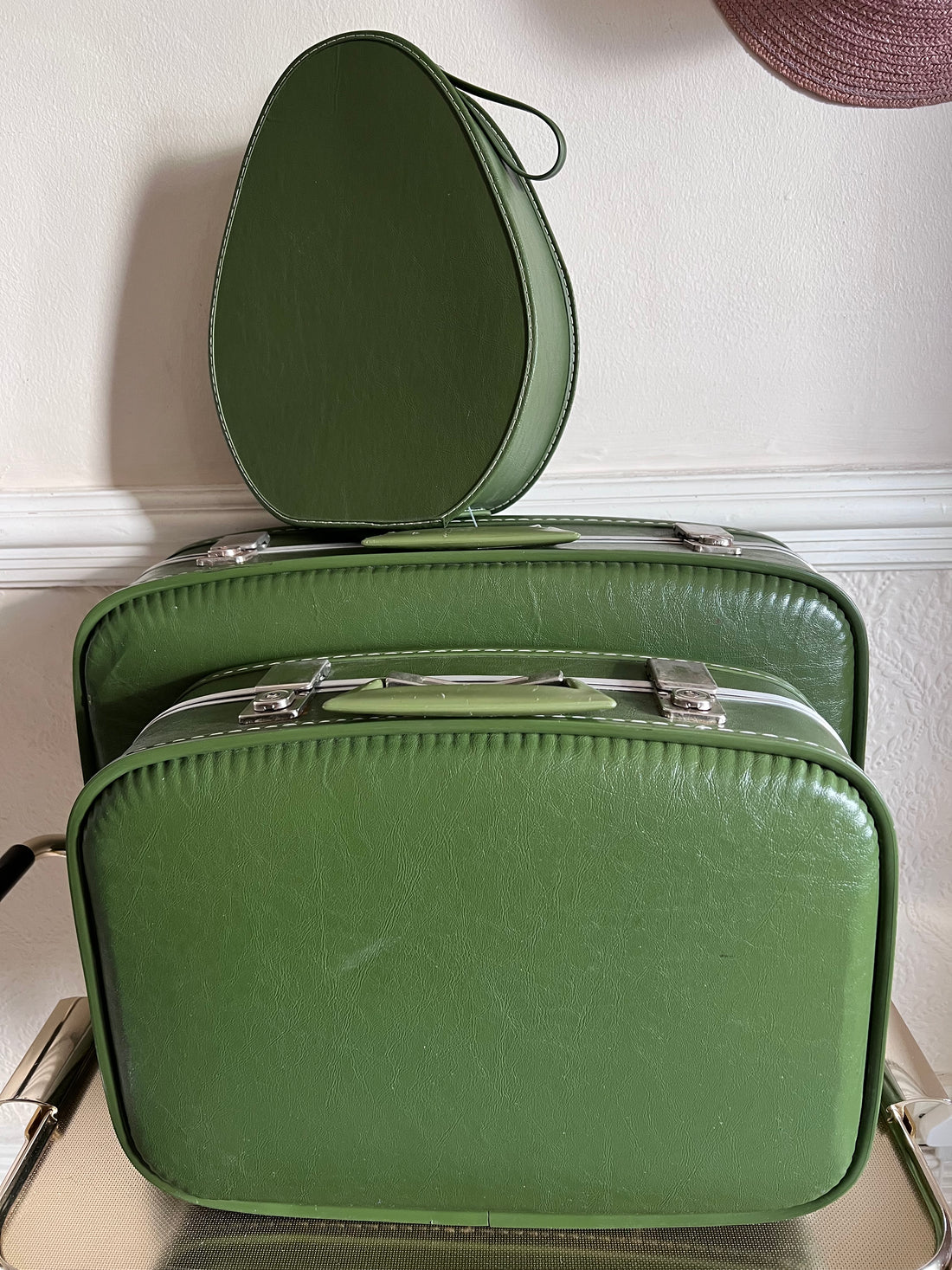 Ensemble de voyage anglais gigogne 1960