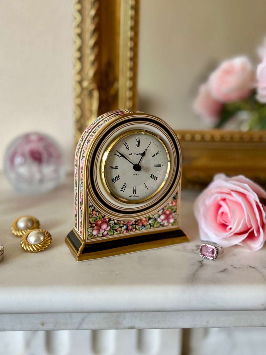 Horloge en porcelaine Wedgwood - Angleterre