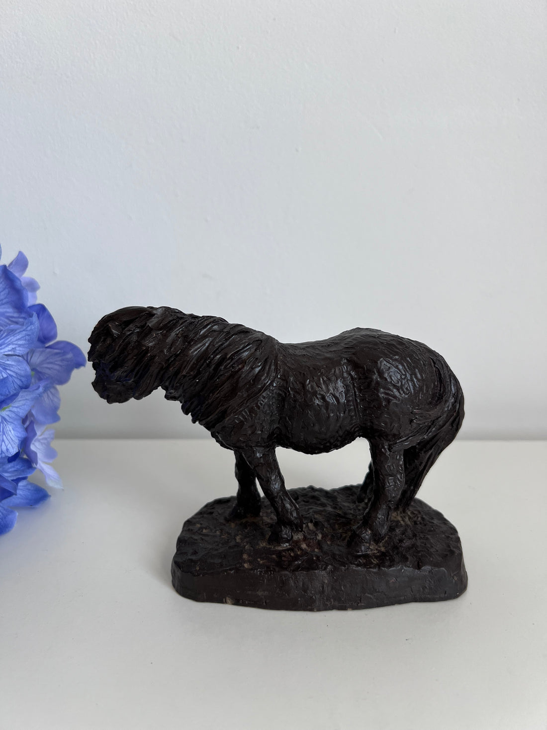 Poney Shetland en résine