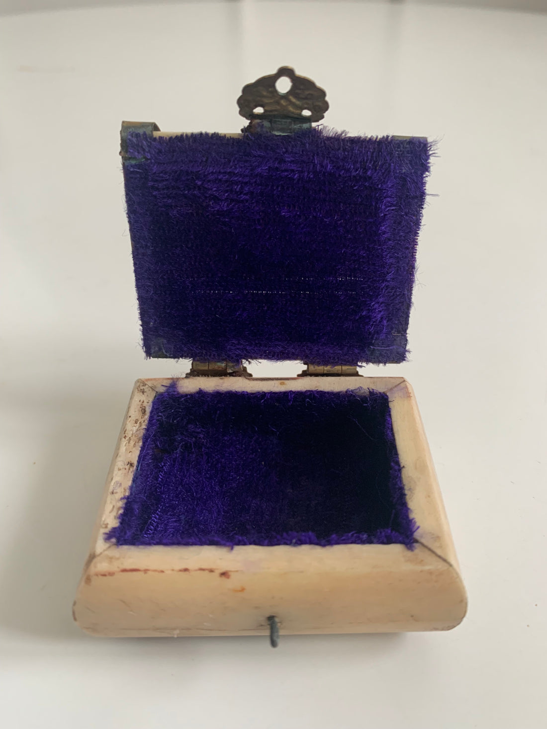 Coffret en os et laiton