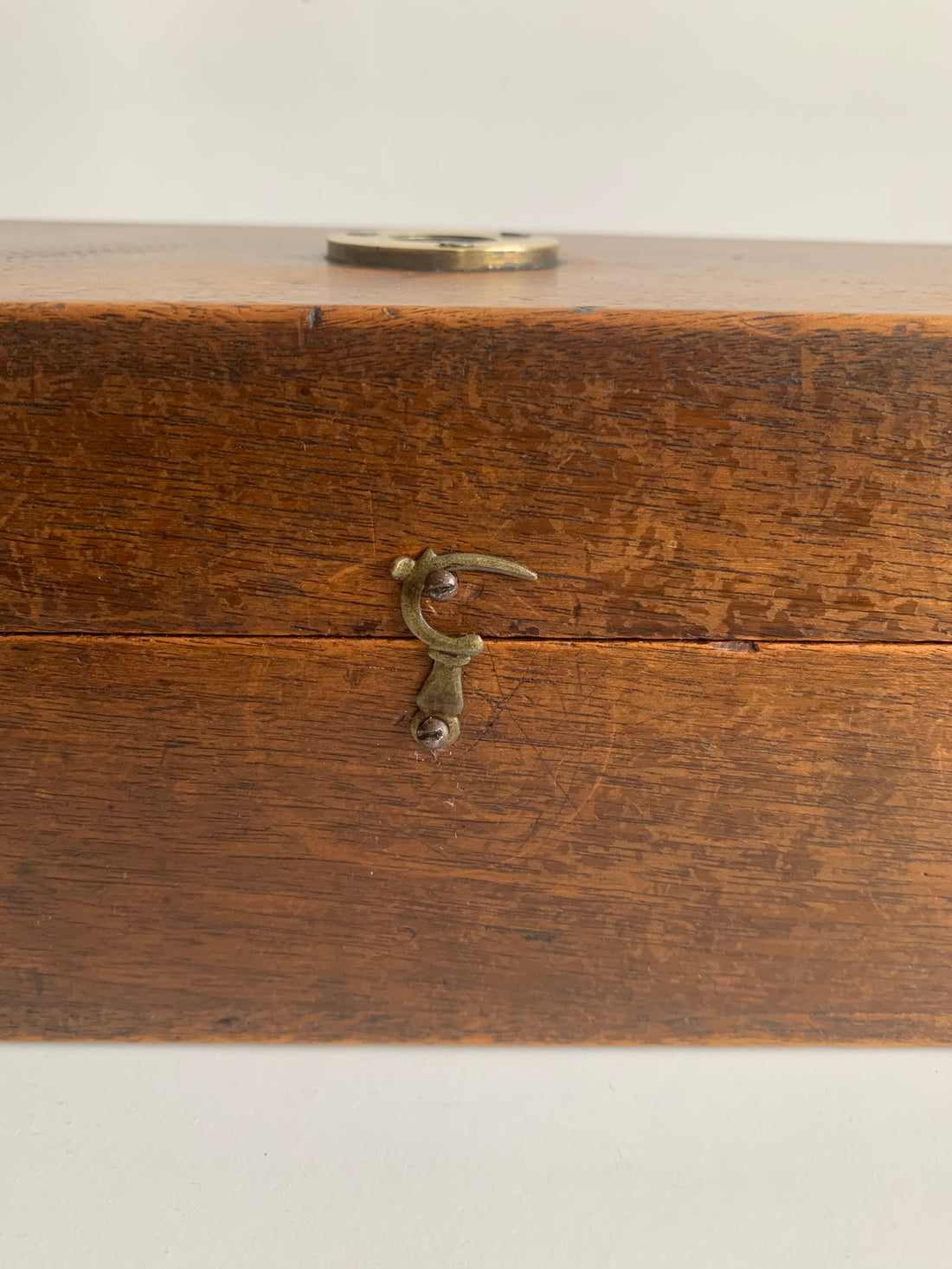 Boîte ancienne anglaise bois et laiton