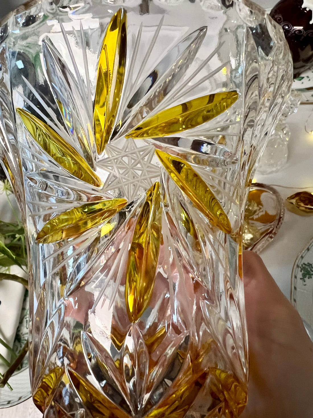 Vase ambré en cristal de Bohême c. 1950