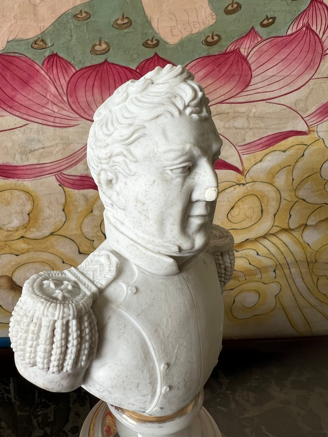 Buste en biscuit du Marquis de Lafayette