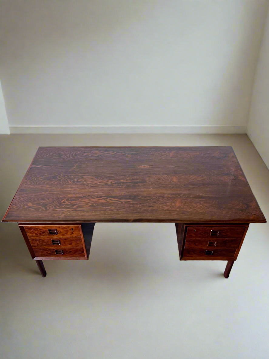 Bureau Arne Vodder en palissandre de Rio 1960