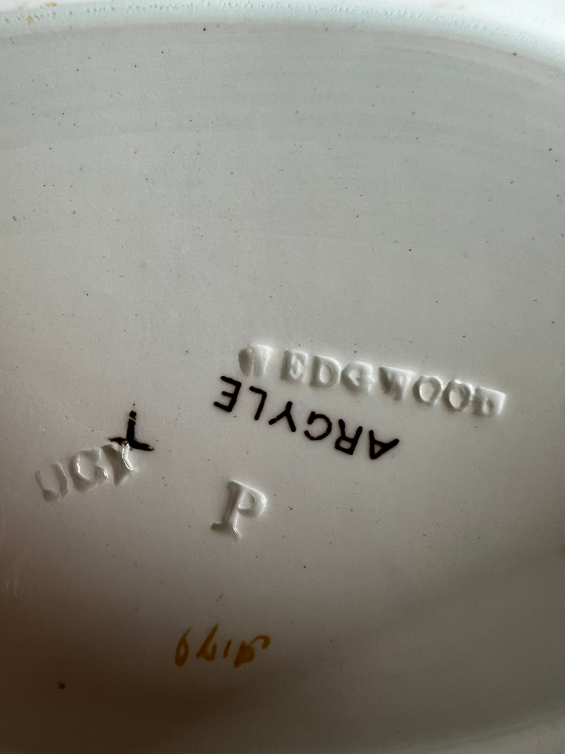 Plat Wedgwood Argyle fin XIXème