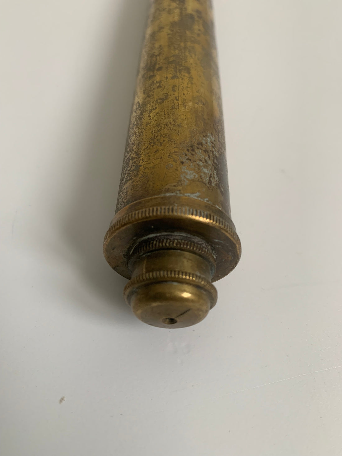 Ancien pulvérisateur en laiton