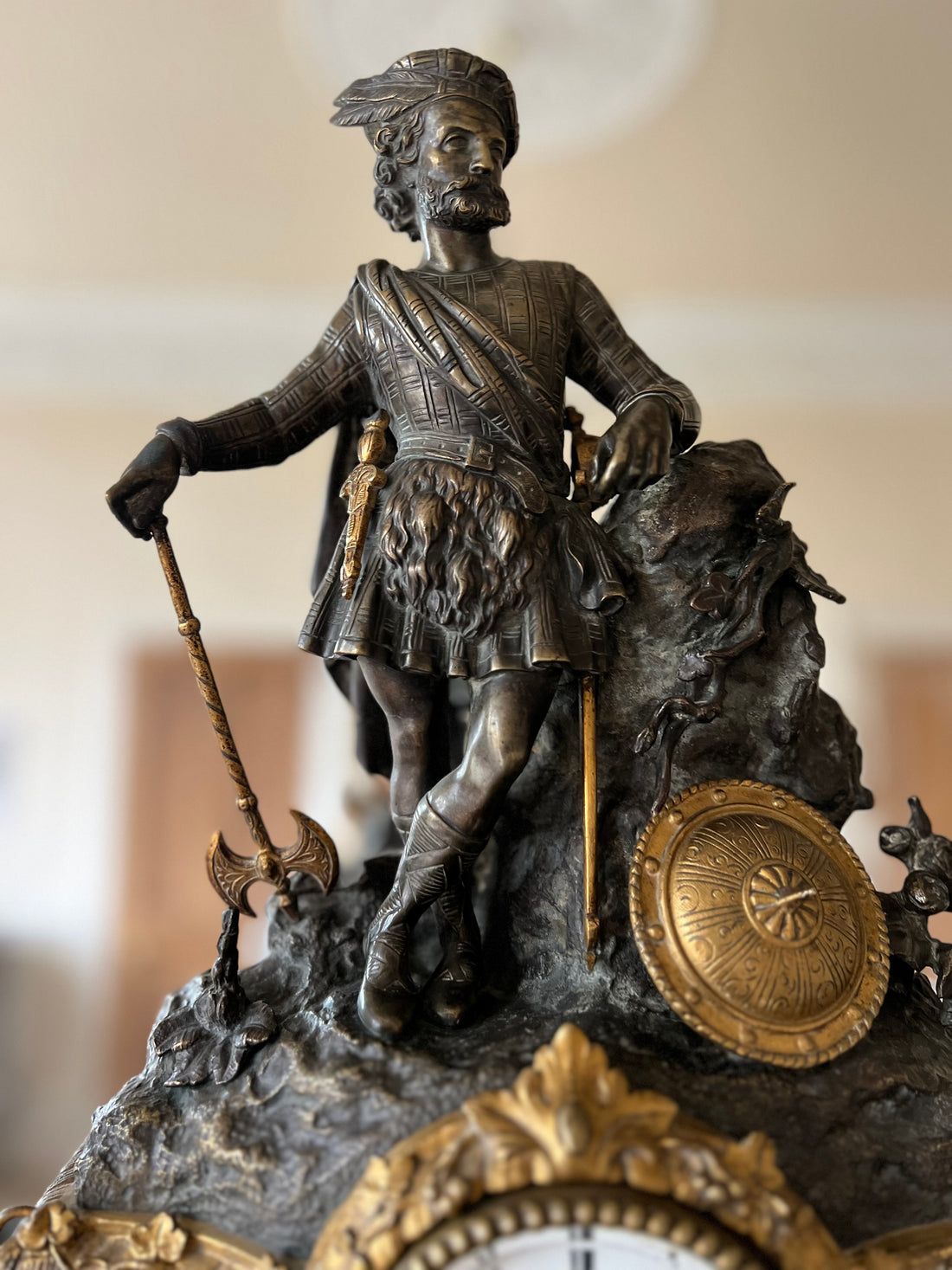 Pendule romantique en bronze - France - 1830