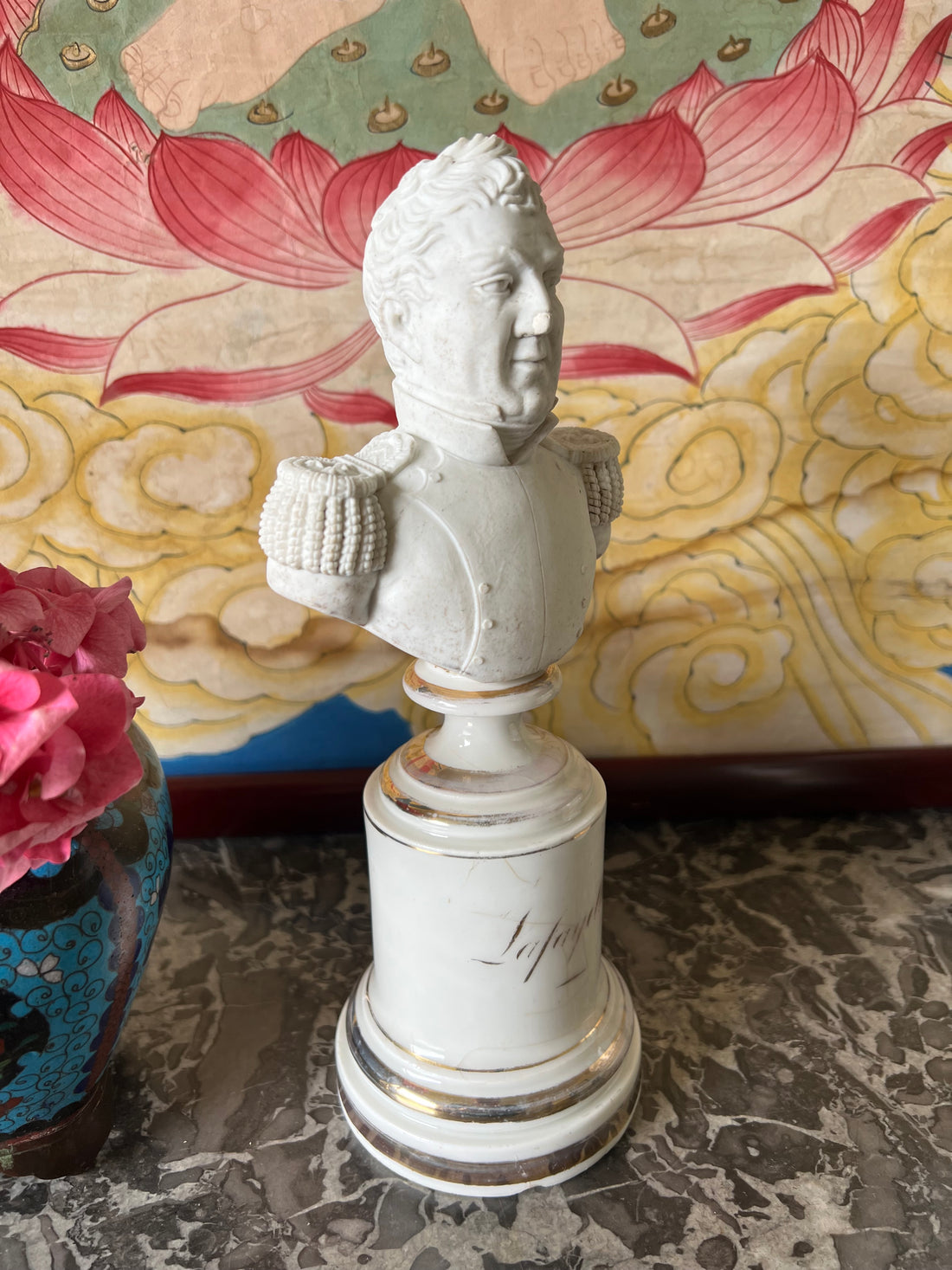 Buste en biscuit du Marquis de Lafayette