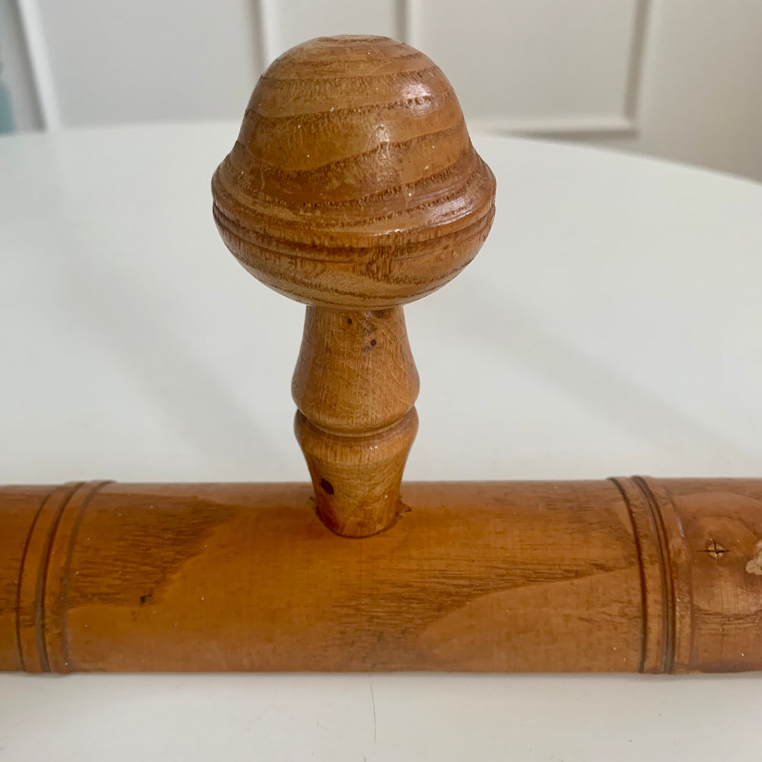Patère 1900 en bois tourné